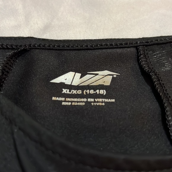 NWTS AVIA workout top XL - Picture 3 of 14